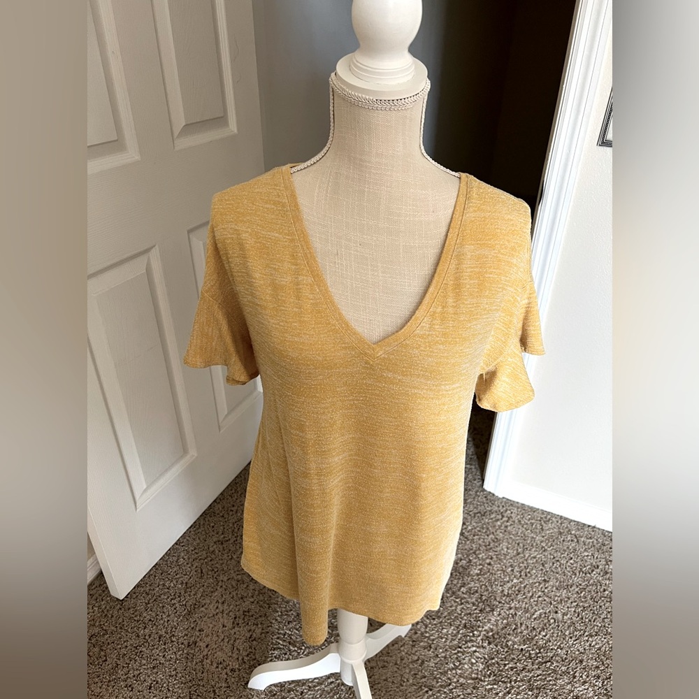 Cute mustard yellow v neck top. Flutter ruffle sleeves Size S fits like medium